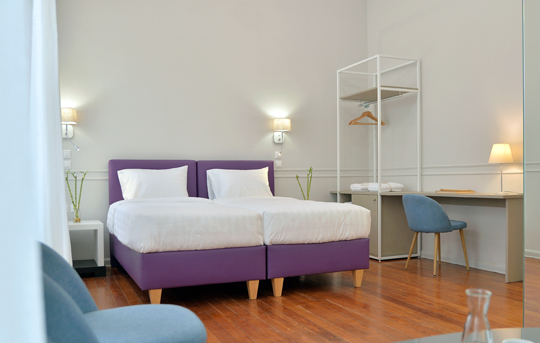 Deluxe Suite 